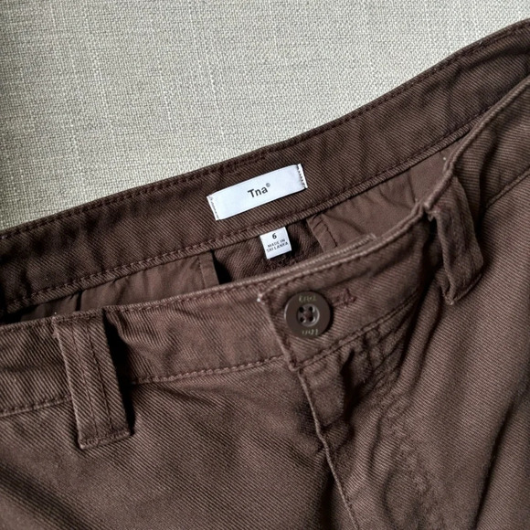 Aritzia TNA Troop Cargo Pant in Dark Brown Size 6 - Picture 7 of 9